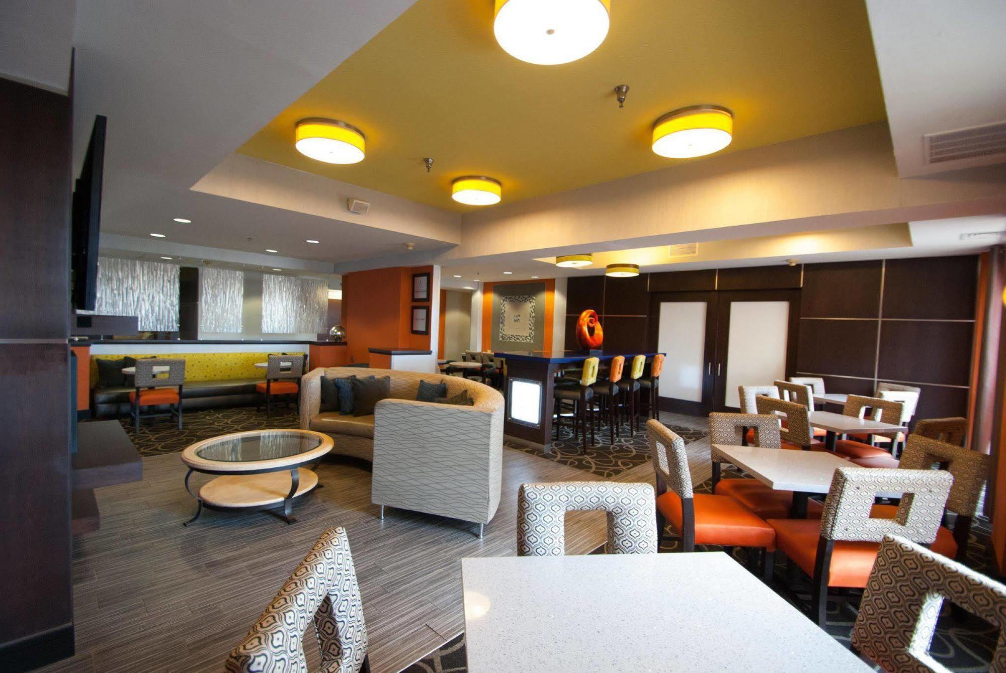 Hampton Hotel 3*